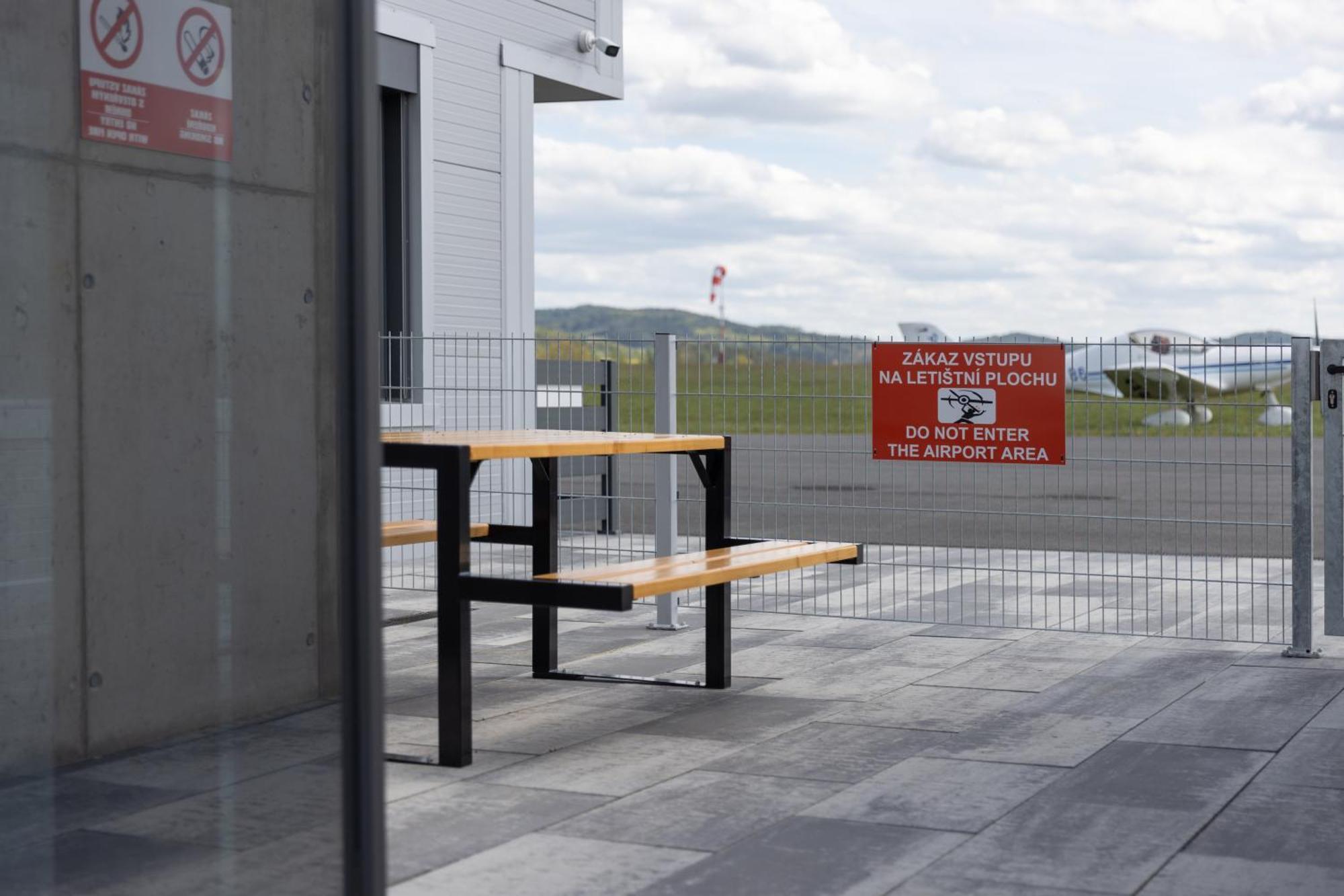Apartmany Hangar Страконице Екстериор снимка
