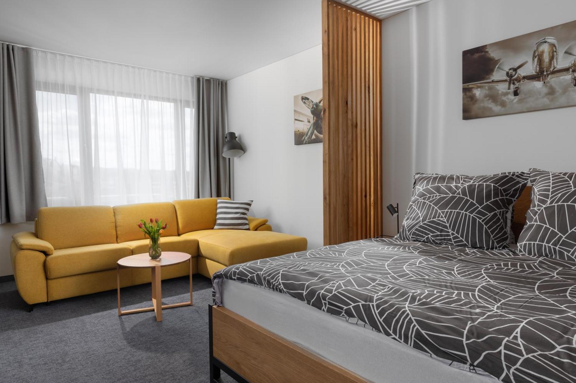 Apartmany Hangar Страконице Екстериор снимка